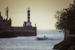 Ruben-Caceres-remando-y-pescando